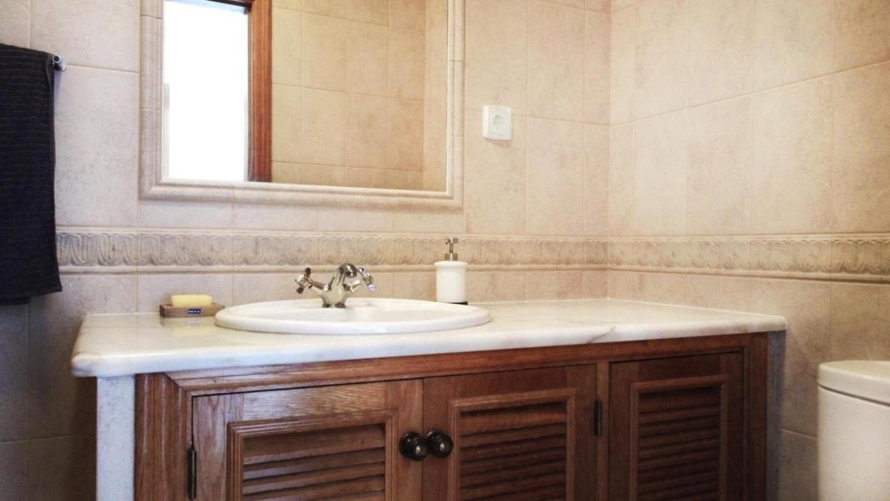 Komfortables Town House In Traumhafter Lage Budens Esterno foto