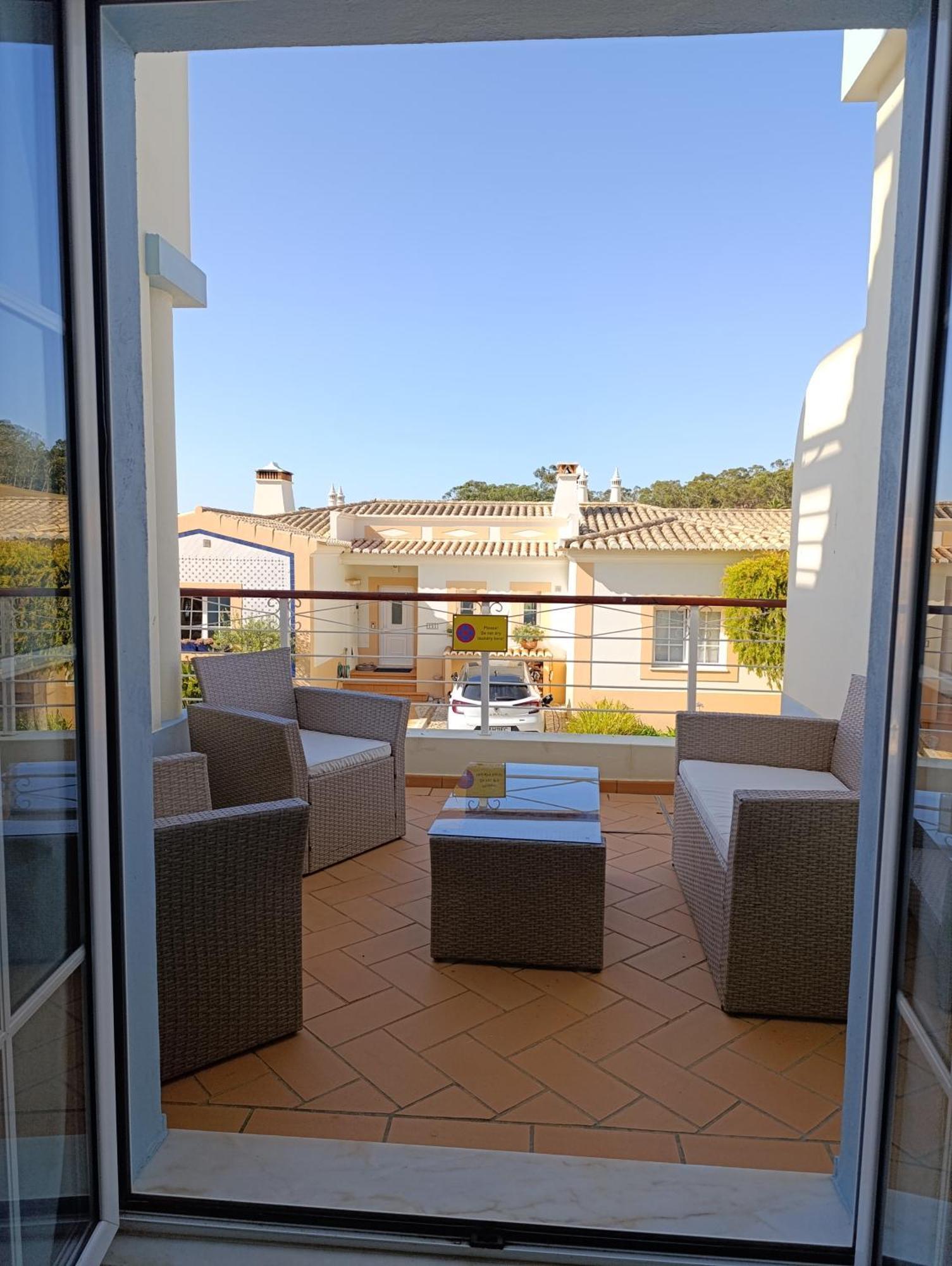 Komfortables Town House In Traumhafter Lage Budens Esterno foto
